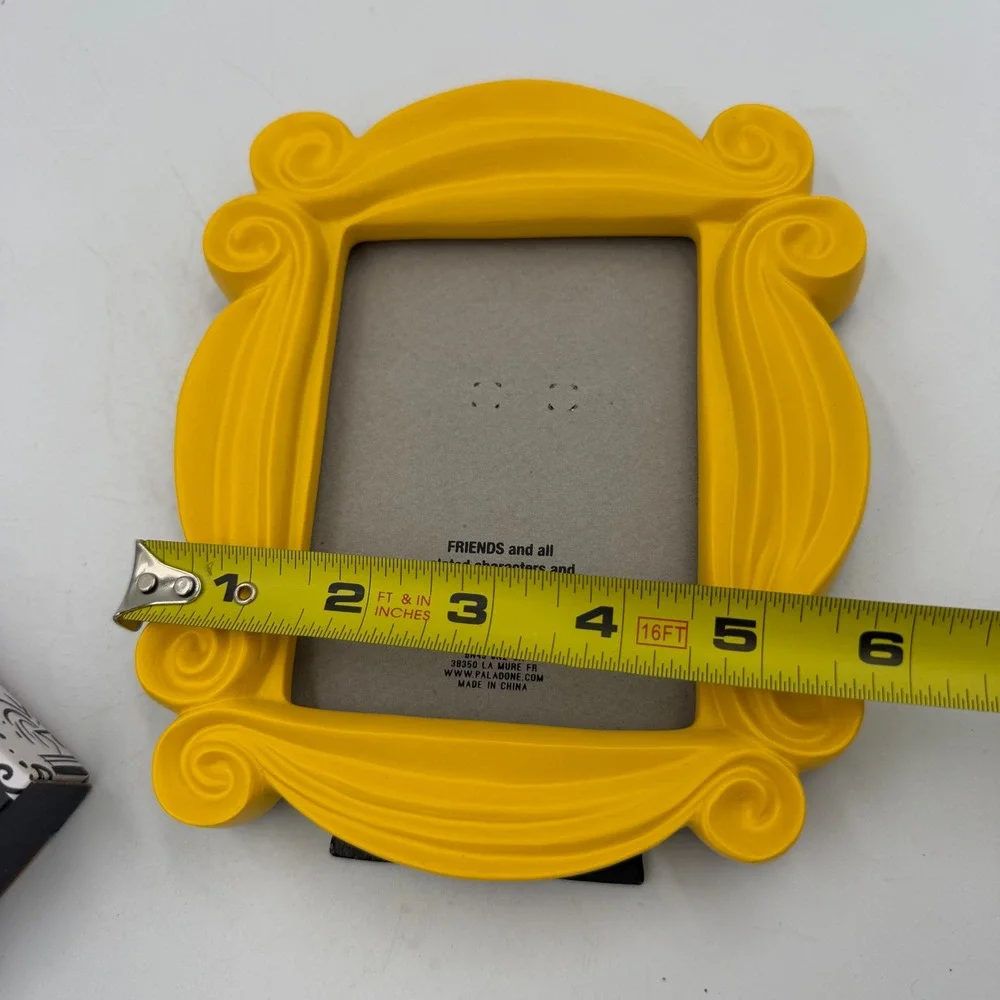 Friends TV Show Monica's Door Yellow Peephole Picture Frame w/ Box 7x6